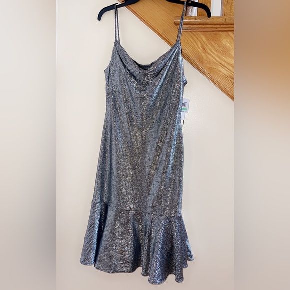 Women’s Formal Dress Size 8 Nightway Silver Drapey Party Flounce Flutter Sparkle - Picture 3 of 12